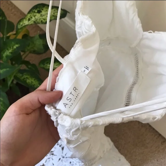 ASTR the label white lace dress - Picture 7 of 11